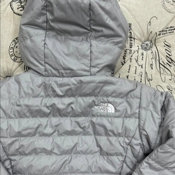 The North Face Girls Mossbud Swirl Reversible Jacket - Picture 12 of 13